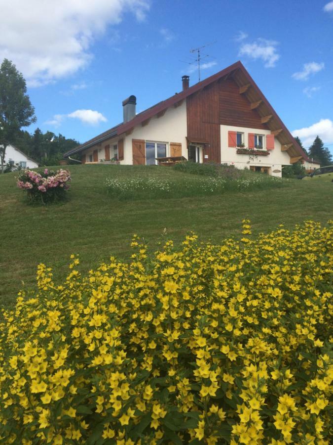 Au Charnet Bed and Breakfast Les Fourgs Exteriör bild